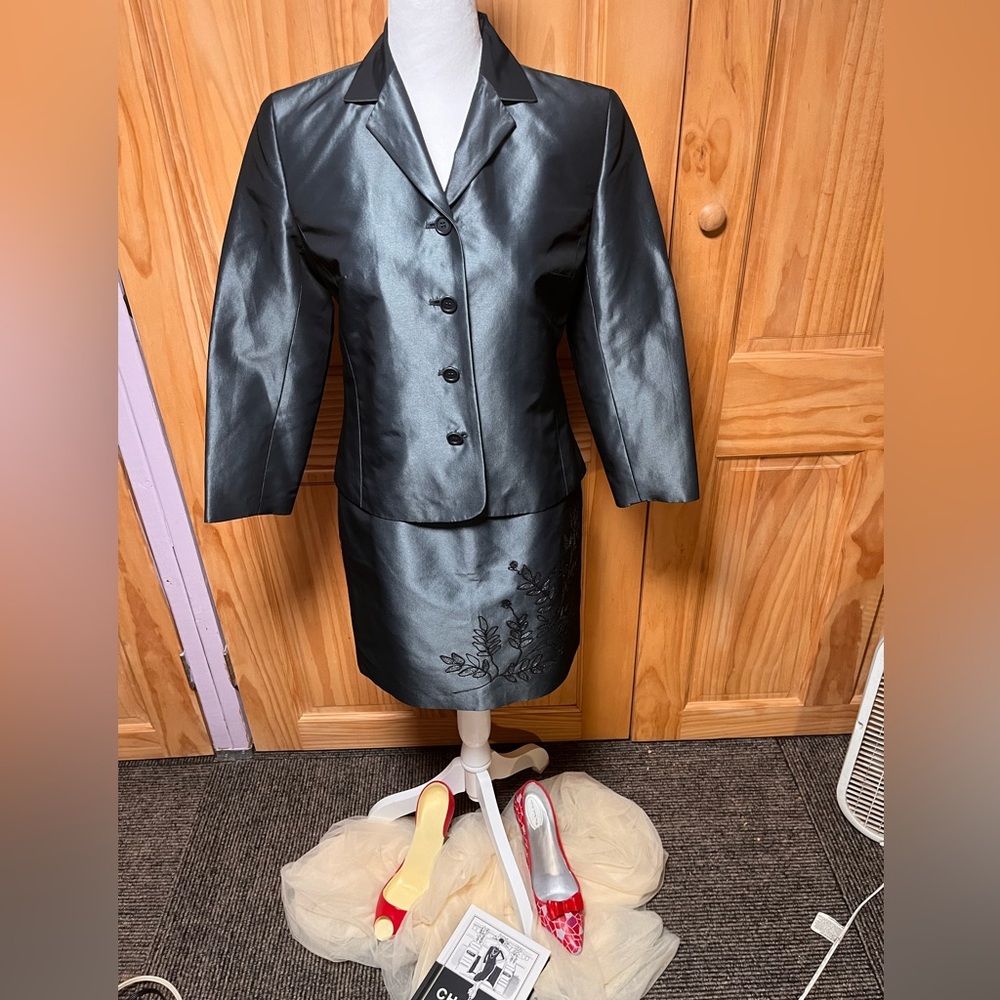 Ann Taylor Elegant Blue Black Women's Jacket and Skirt Set